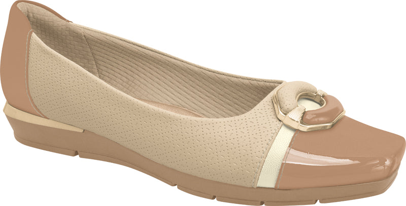 Low-heeled  beige ballet flats, padded with gold details the part and back