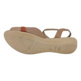 piccadilly low-heeled sandal with cushioned sole in beige color, gold detail on top with a darck beige,  strap and bucke at the heel