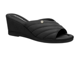 hig-heeled flat black clog